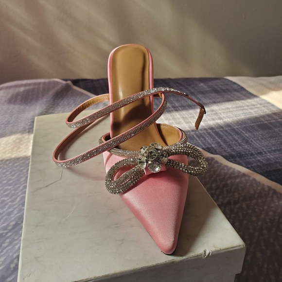 Elegant Pink Stiletto Heels with Rhinestone Bow - Picture 4 of 5